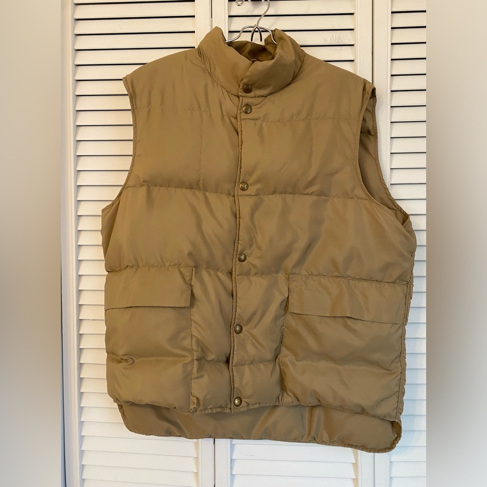 Vtg L.L. Bean Men’s Down Filled Nylon Puffer Vest Khaki Tan Buttons Outdoors